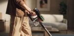Dyson V8 Cyclone kabelloser Staubsauger, 150 AW, 60 Minuten Laufzeit, Motorbar-Bürste mit Anti-Verhedderungs-Technologie, Kombi-Zubehör