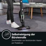 AEG Serie 3000 Ergorapido CX7-2-45MÖ 2in1 Akku Staubsauger, 50% Recyclingmaterial, beutellos, bis zu 45 min Laufzeit, freistehend, wendig, Bürstenreinigungsfunktion, LED, 0.5L, schwarz
